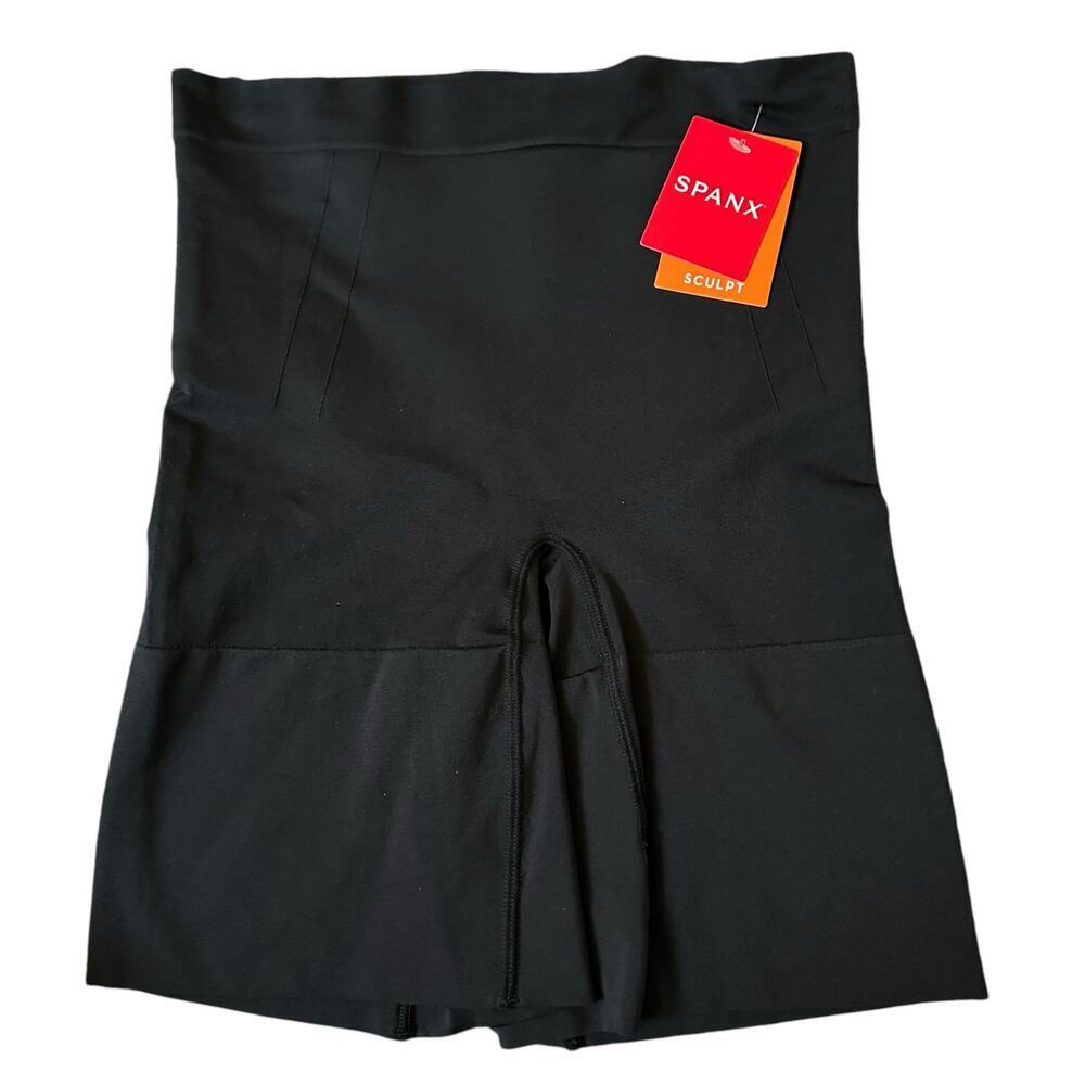 NWT Spanx Mid Thigh Sculpt Shorts Black Medium